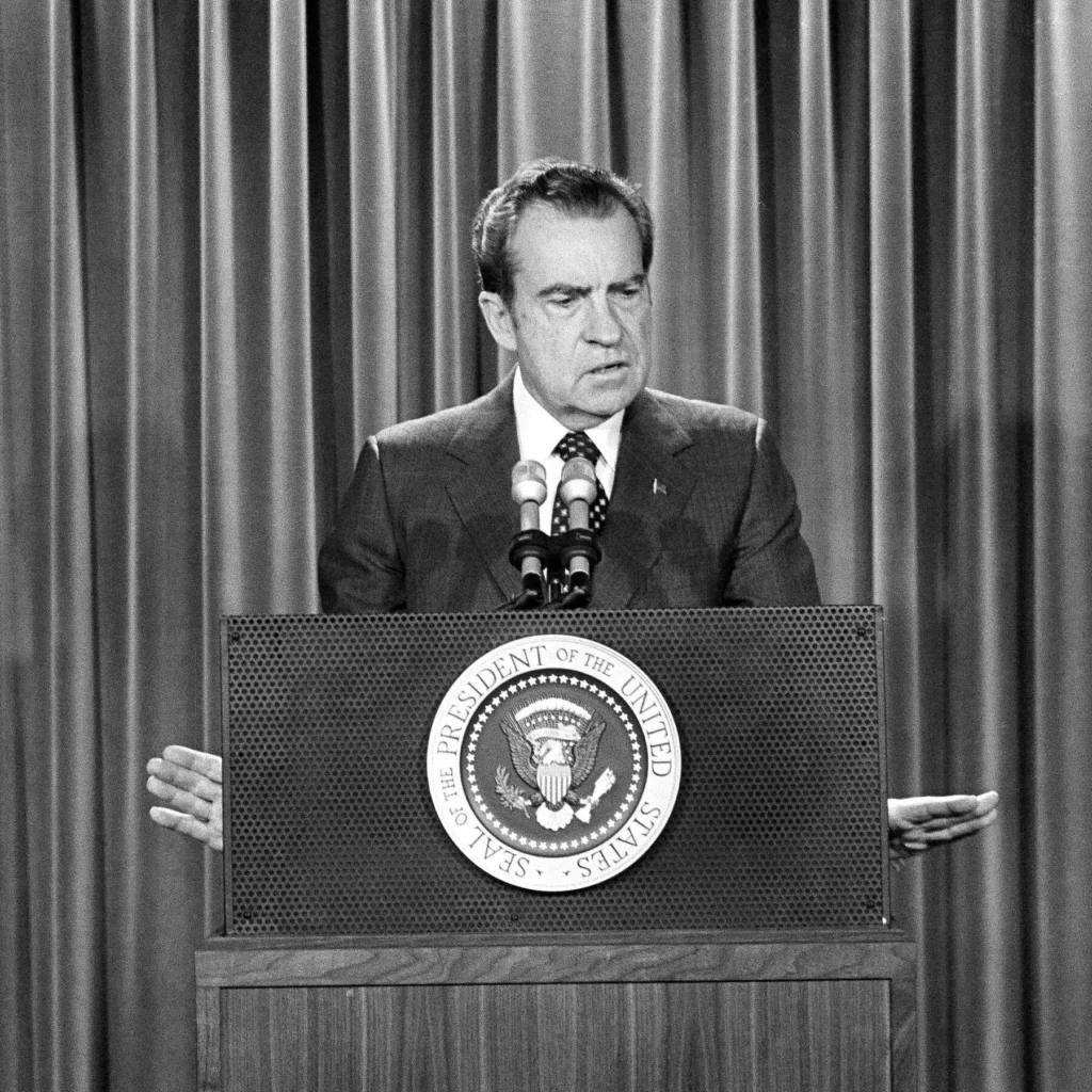 Lessons From the Nixon Era in Trump’s Attempts to Freeze Spending