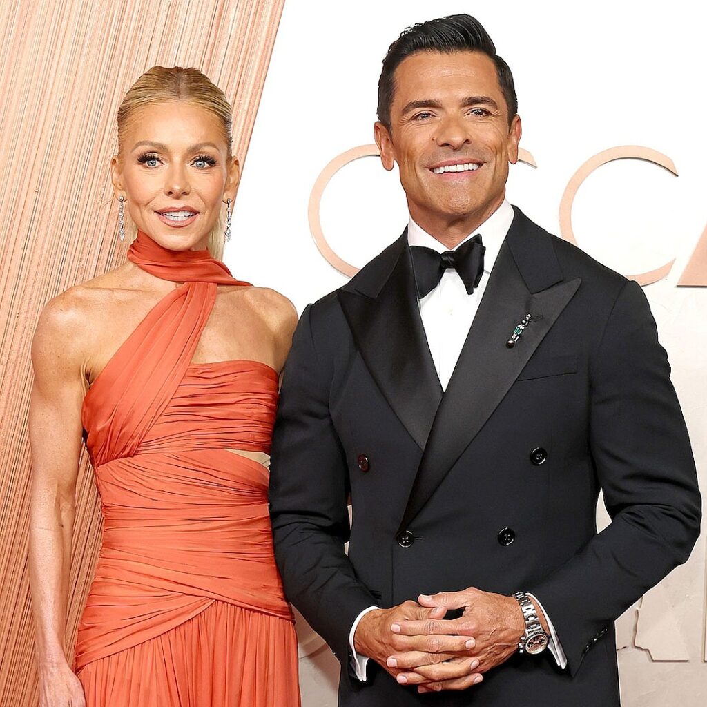 See Kelly Ripa & Mark Consuelos’ Love Island-Themed Halloween Costumes