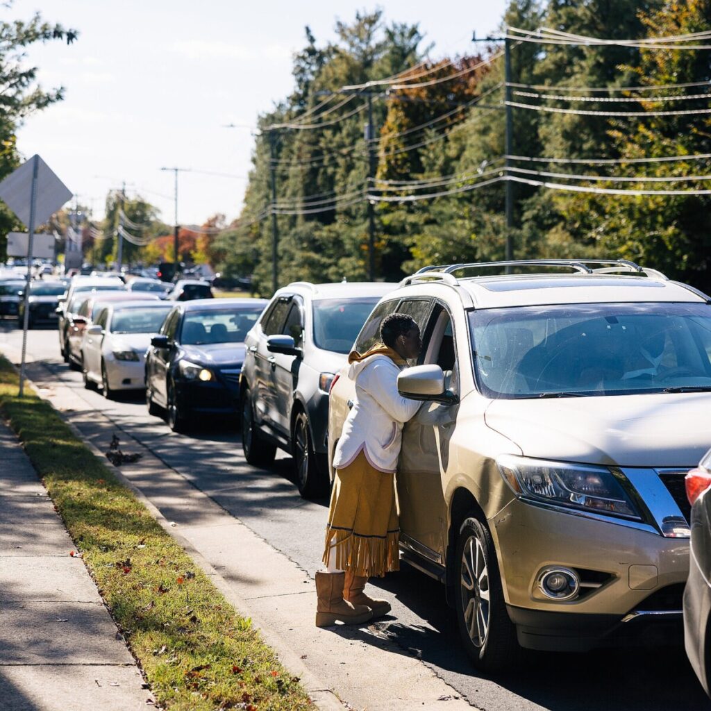 Food Banks Offer Groceries for Furloughed Federal Workers