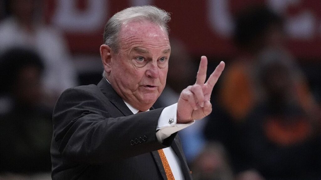 Women’s class rankings: Texas up to No. 2 after early signing window