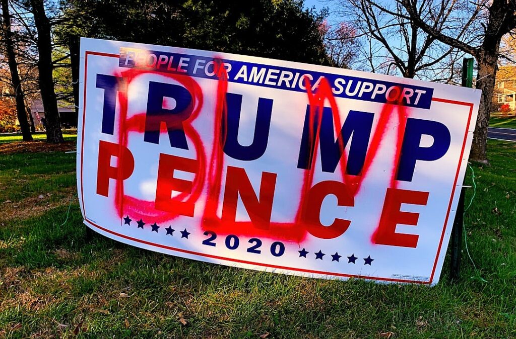 Trump Elevates Once-Fringe Meme Makers to the Mainstream