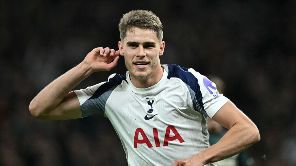 Transfer rumors, news: Real Madrid eye Spurs star Van de Ven