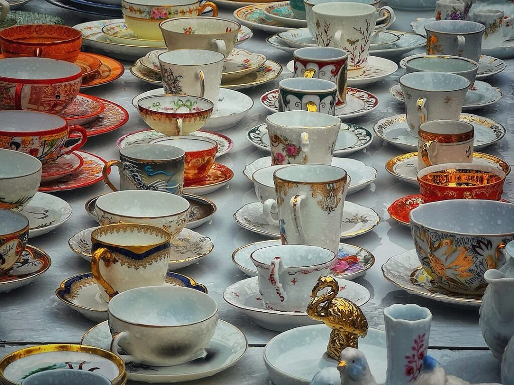 Flee country: Britain seeks to slash migration