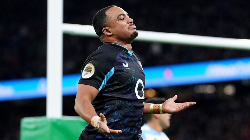 Ojomoh stars as England just hold off Argentina for Autumn clean sweep