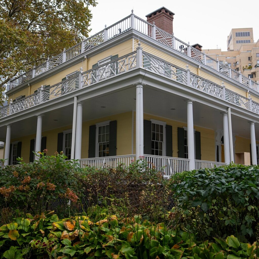 Mamdani Has a One-Bedroom Flat. He Could Move to a 226-Year-Old Mansion.