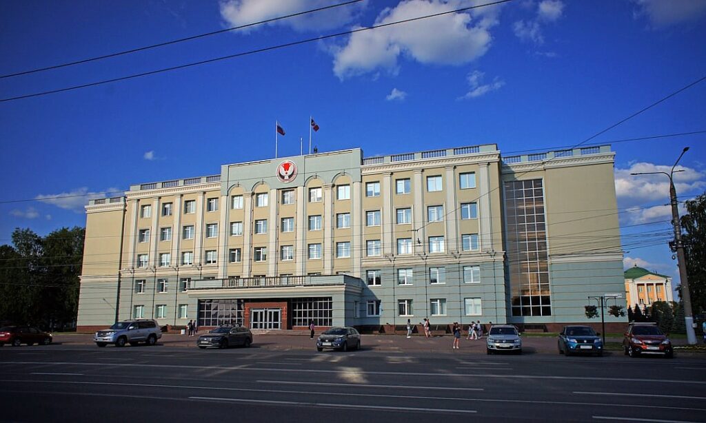 Russian bombing leaves no time to search for keepsakes