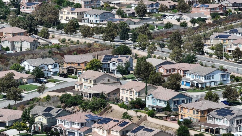 Sellers are taking their homes off the market at the fastest pace in nearly a decade