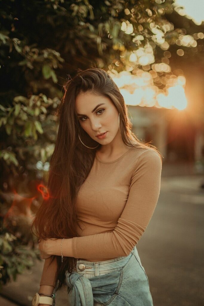 Giorgia Meloni and Nigel Farage compared