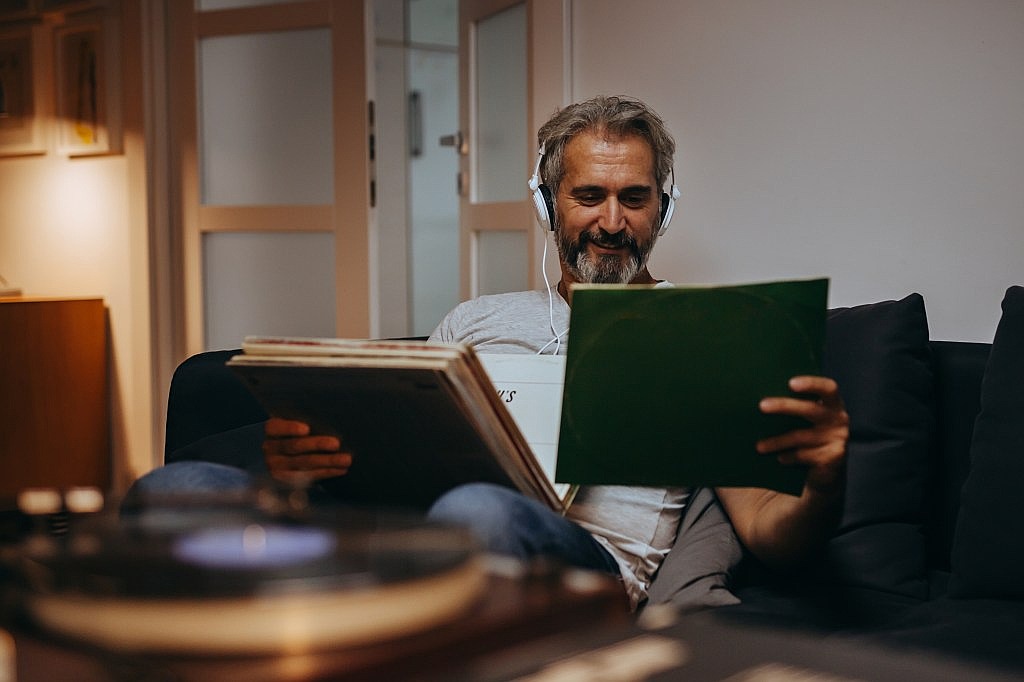 30 Best Gifts for Men: From Music Merch to Electronics, Here’s What to Shop During Black Friday