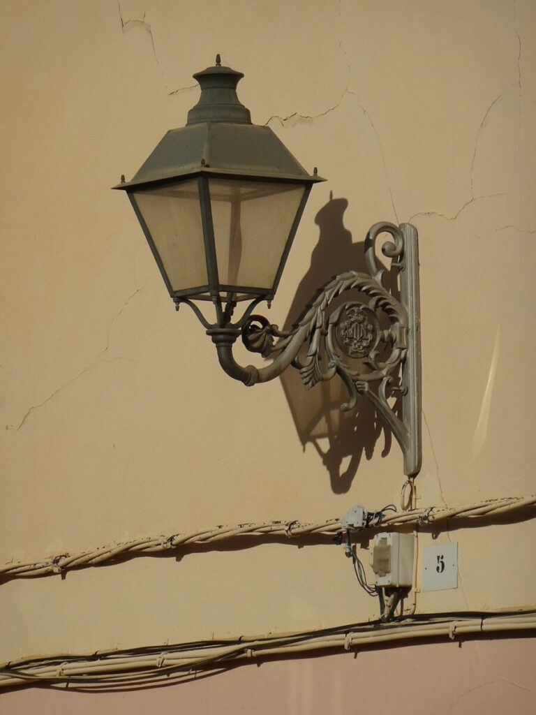 5 Books to Help You Disconnect From Your Phone