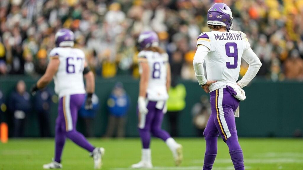 Vikings vets back McCarthy, say rebound in store