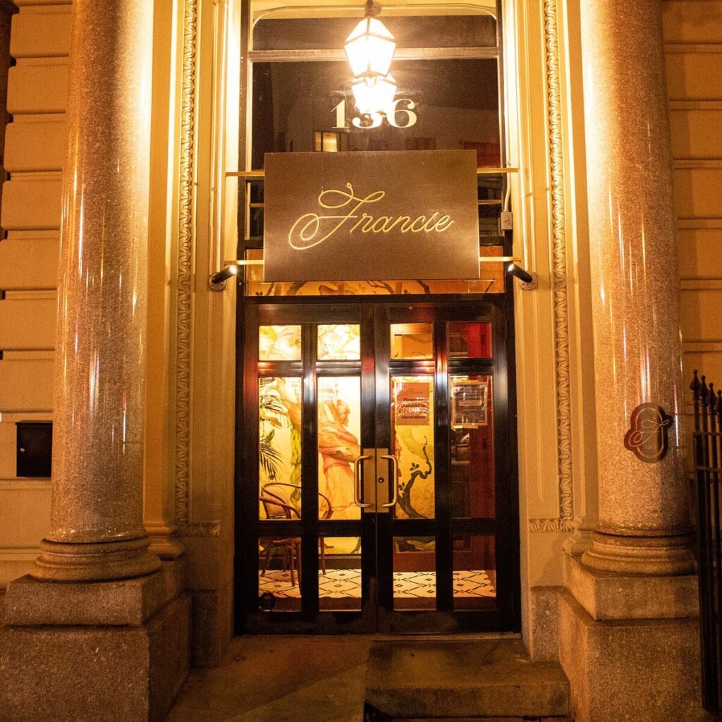 New York Influencer Dined and Dashed at Fine Restaurants, Owners and Police Say