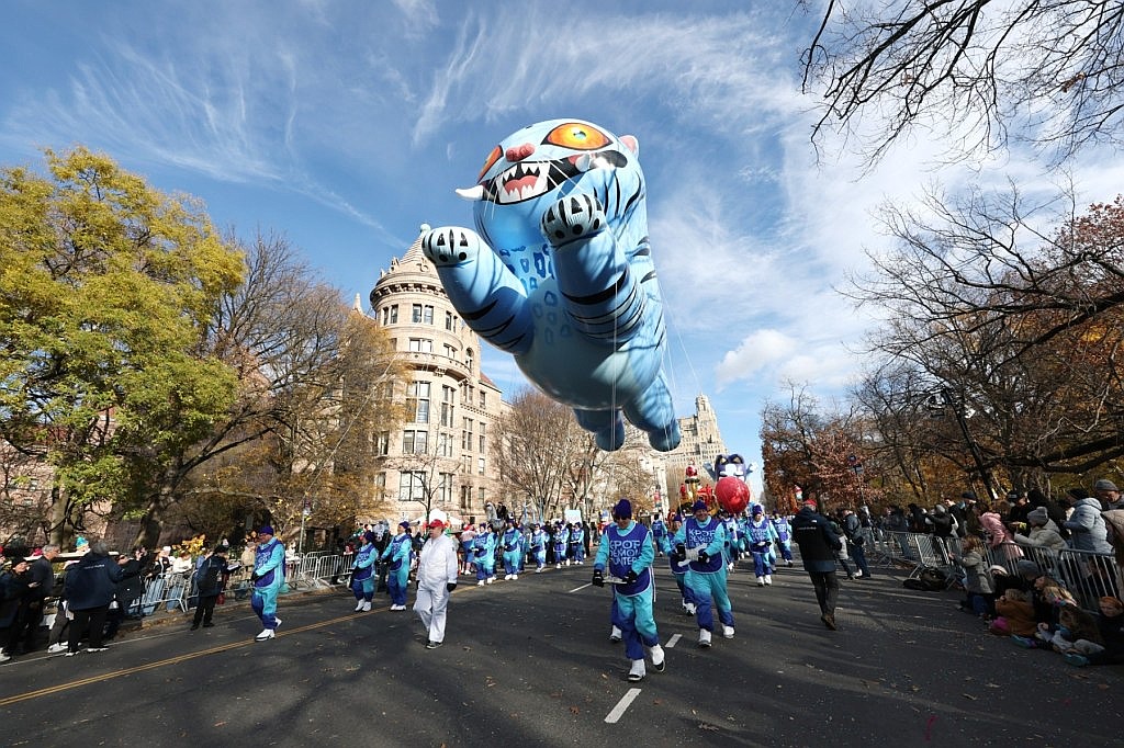 HUNTR/X Brings ‘KPop Demon Hunters’ to 2025 Macy’s Thanksgiving Day Parade With ‘Golden’ Performance