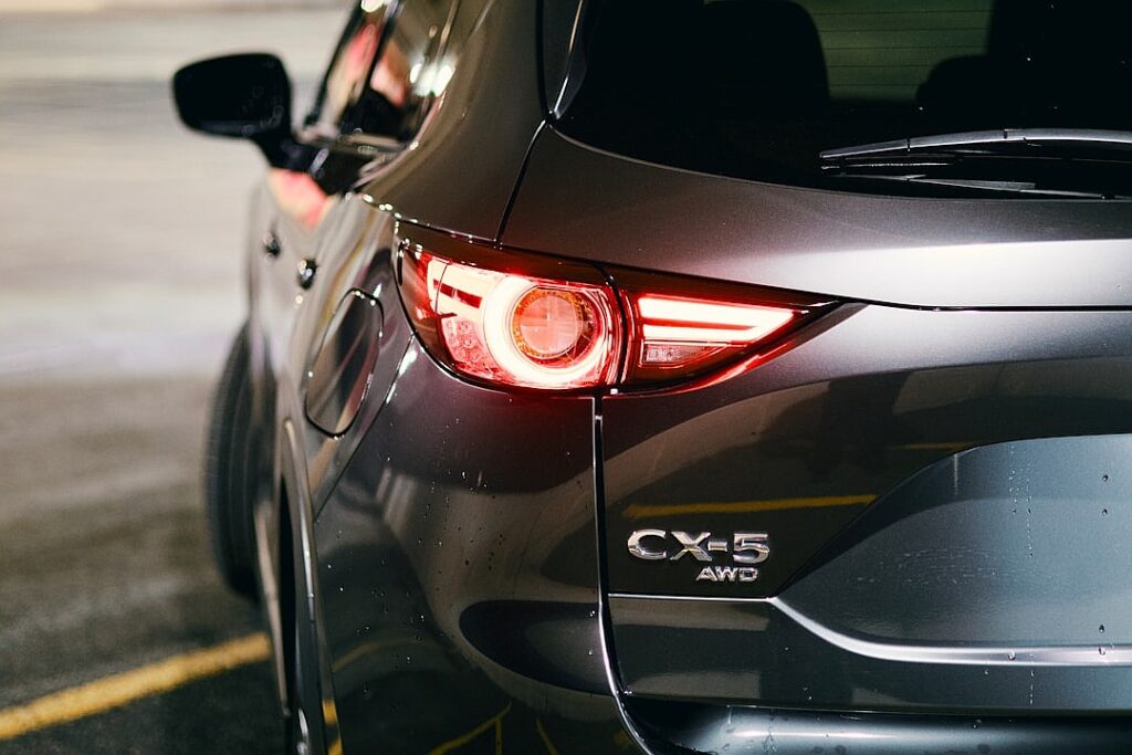 5 Books to Help You Disconnect From Your Phone