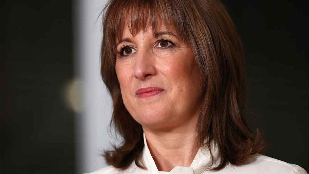 Rachel Reeves to rush pensions tax raid into law to reassure markets