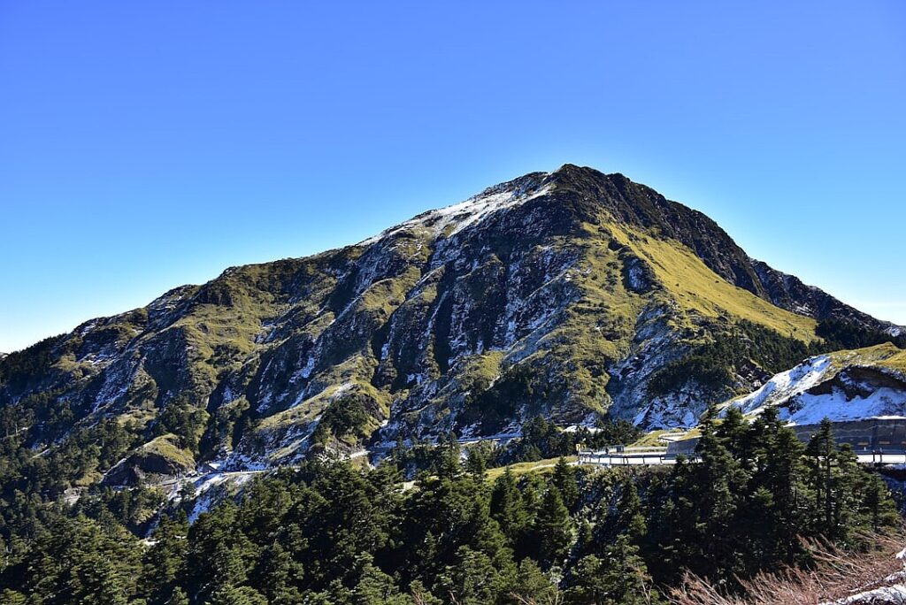 Taiwan’s amazing economic achievements are yielding alarming strains