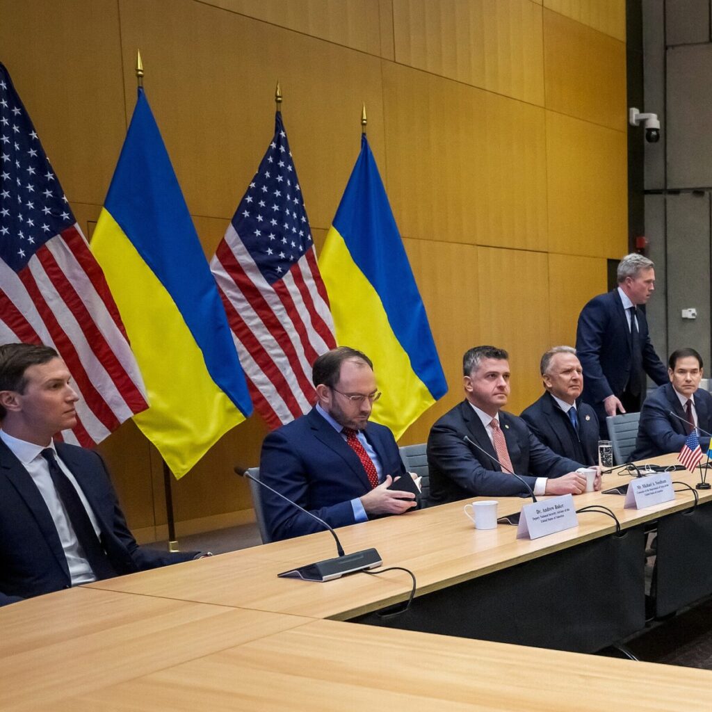 U.S. Army Secretary’s Unusual Role in Ukraine Peace Negotiations