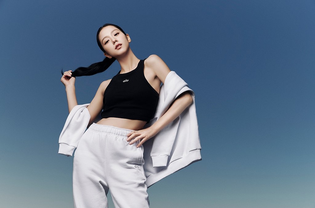BLACKPINK’s Jisoo’s Alo Yoga Collection is 30% Off for Black Friday – Shop Here