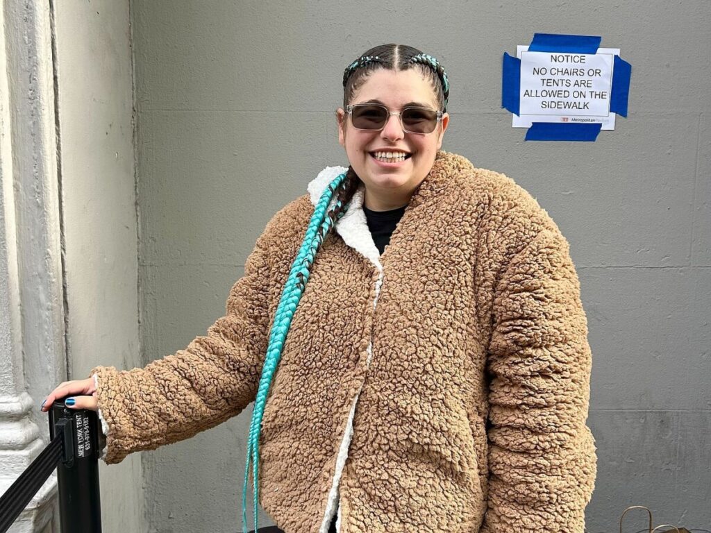 I get paid to wait in line for everything from sample sales to celebrity trials. I’ve learned there are 2 key things people will pay for.