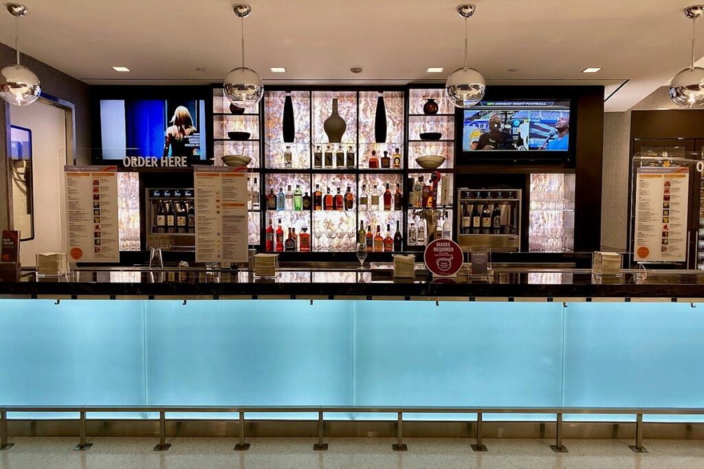 Delta SkyMiles Reserve American Express Card review: Top-tier perks for Delta flyers