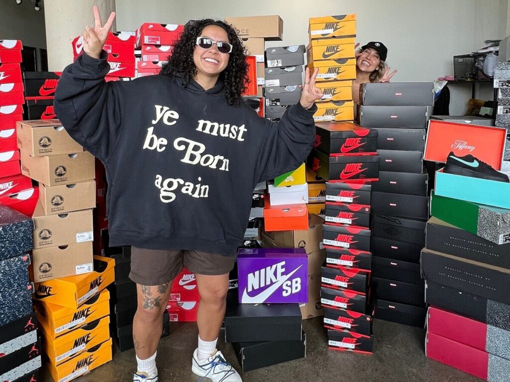 Seven-figure livestream sellers explain how to get started in 2 steps