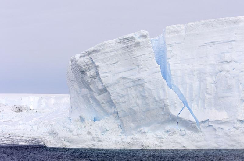 Antarctic glacier shows fastest retreat in modern history