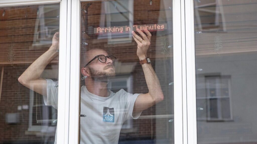 Philly’s ‘transit vigilante’ created a real-time bus tracker for his neighbors