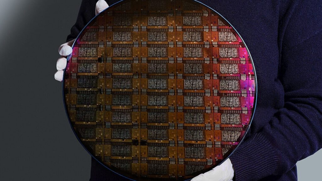 Quantum computing tech keeps edging forward