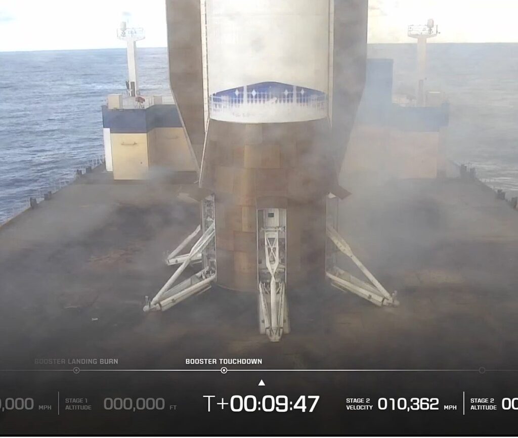 Blue Origin sticks first New Glenn rocket landing and launches NASA spacecraft