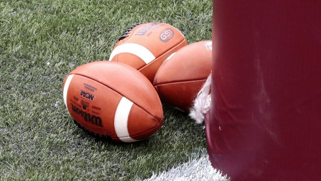 ‘Last Chance U’ coach Beam dies after being shot