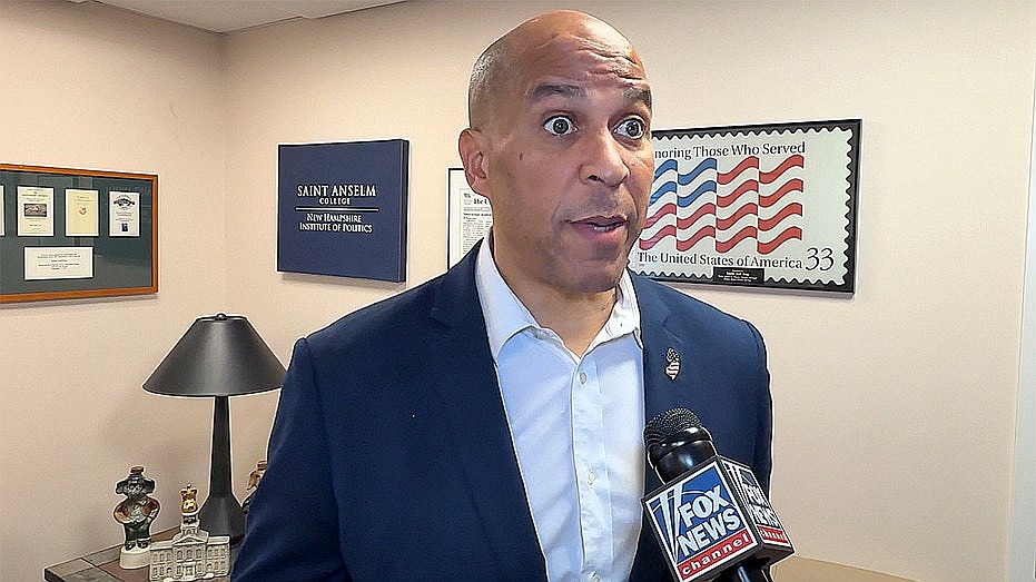 Leading Senate Democrat tells Fox News ‘it’s time … for new leadership,’ as Schumer faces growing pressure