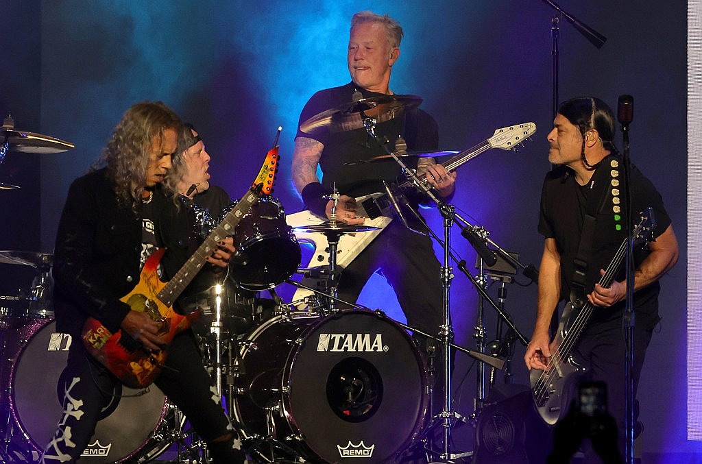 Metallica Honour AC/DC and Rose Tattoo at M72 Tour Finale in Sydney