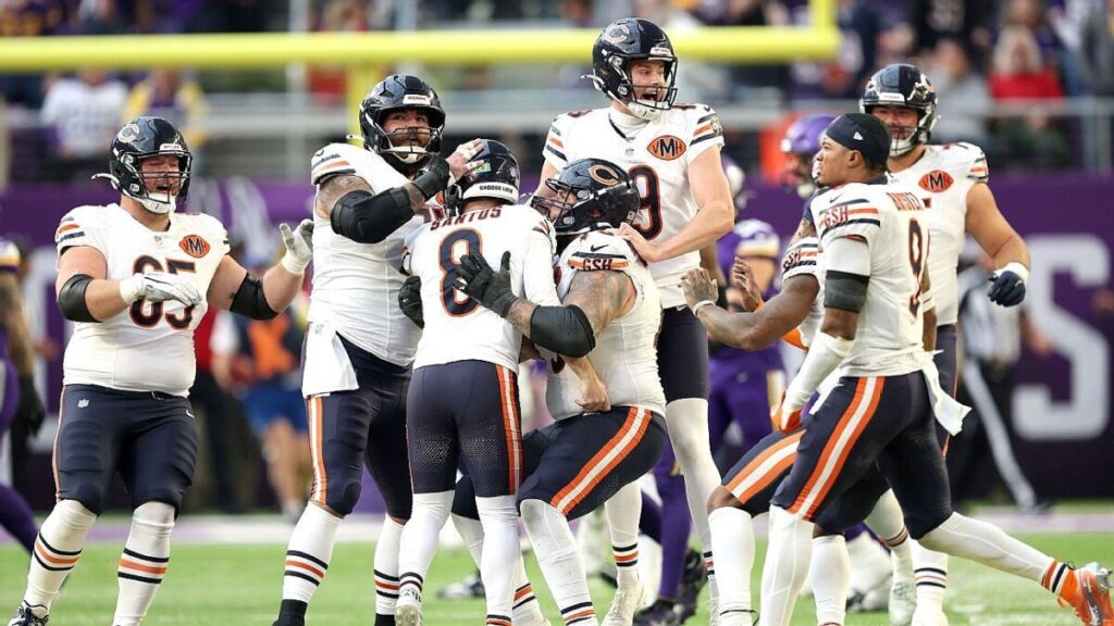 Game blouses: Bears use ‘Chappelle’s Show’ Prince bit to troll Vikings, top Week 11’s petty posts