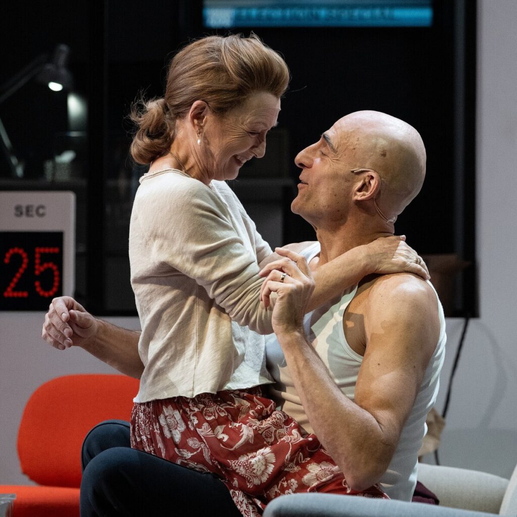 Lesley Manville and Mark Strong Are Superb in ‘Oedipus’ on Broadway
