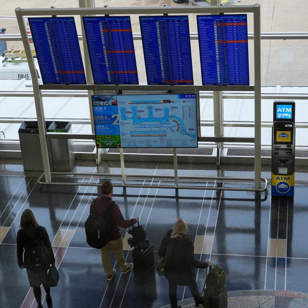U.S. Airport Restrictions to End Monday