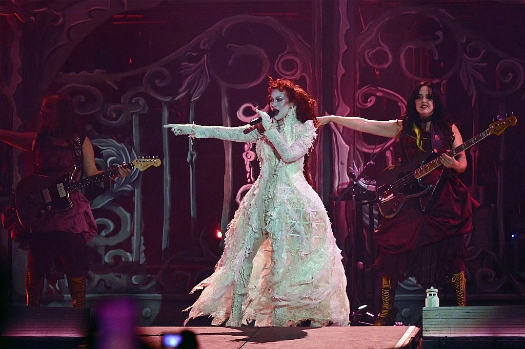 Chappell Roan Explains Why She Was ‘Nervous’ for Mexico City Show: ‘I Wasn’t Sure If the Crowd Would Vibe With Me’