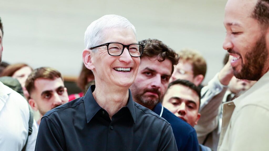 5 potential successors for Tim Cook at Apple
