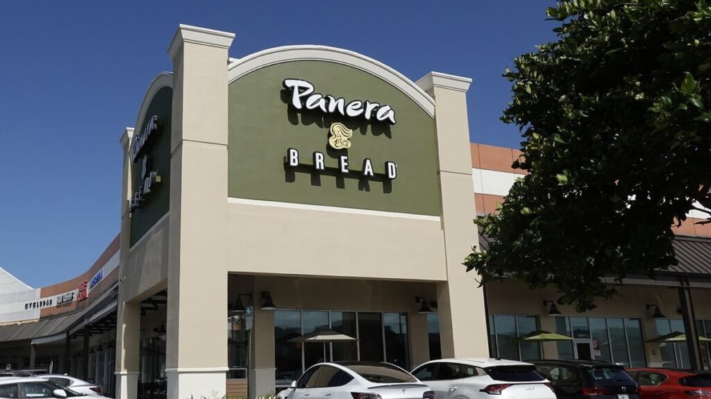 Panera lost diners by cutting portions and staff. It’s reversing course to win them back