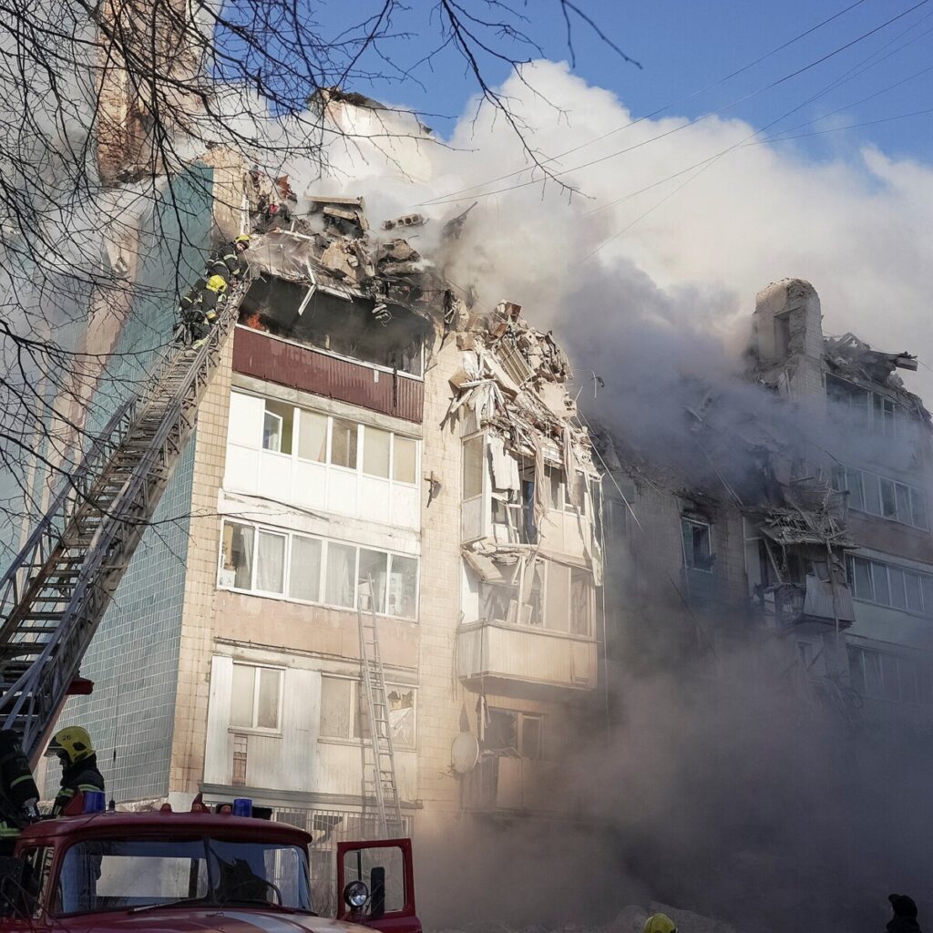 Russian Missile Kills at Least 25 in Ukrainian Apartment Building
