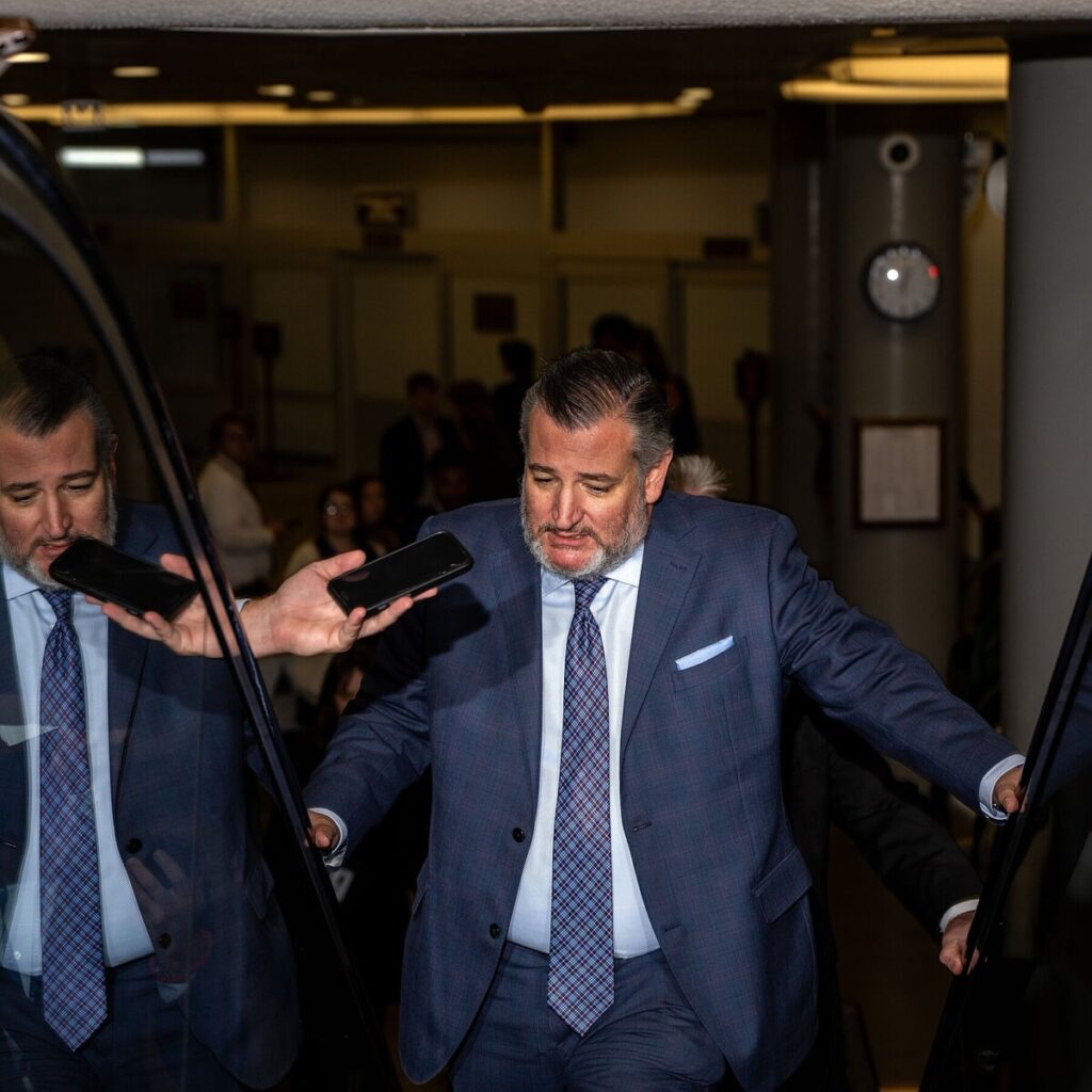 G.O.P. Figures Seek Distance From Tucker Carlson, Denouncing Antisemitism