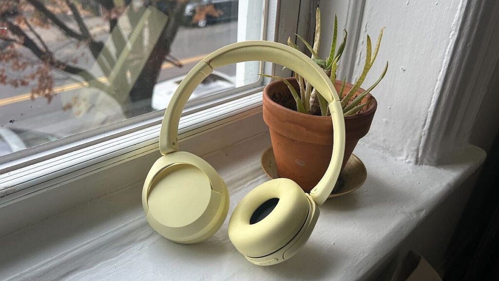 6 of the most stylish headphones for bringing together form and function