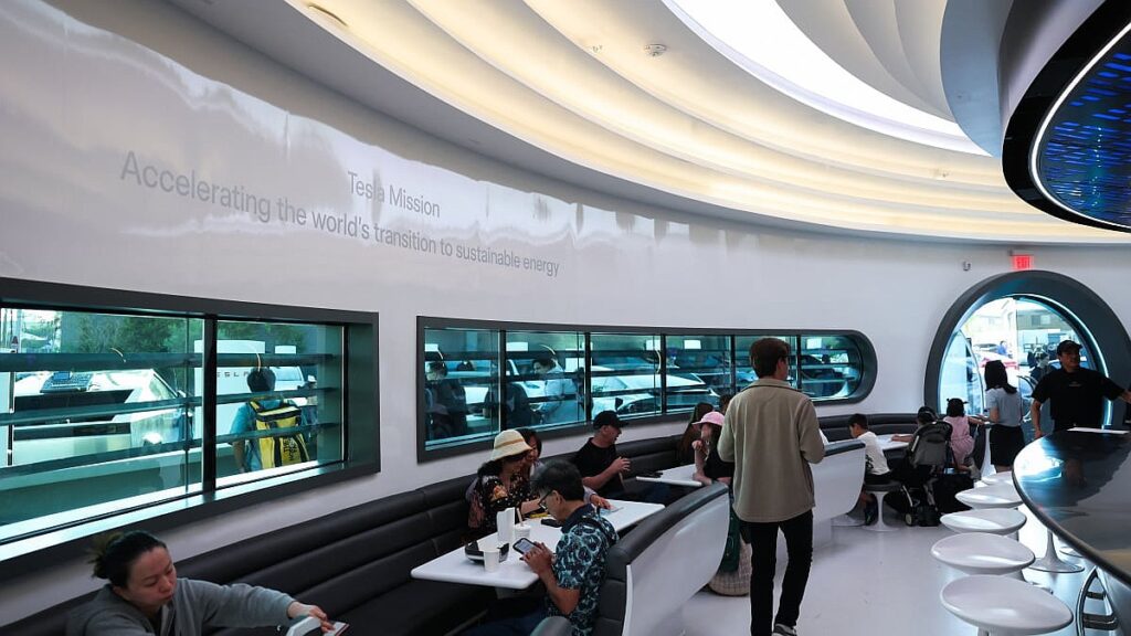 Elon Musks Tesla Diner chef just quit to open a deli