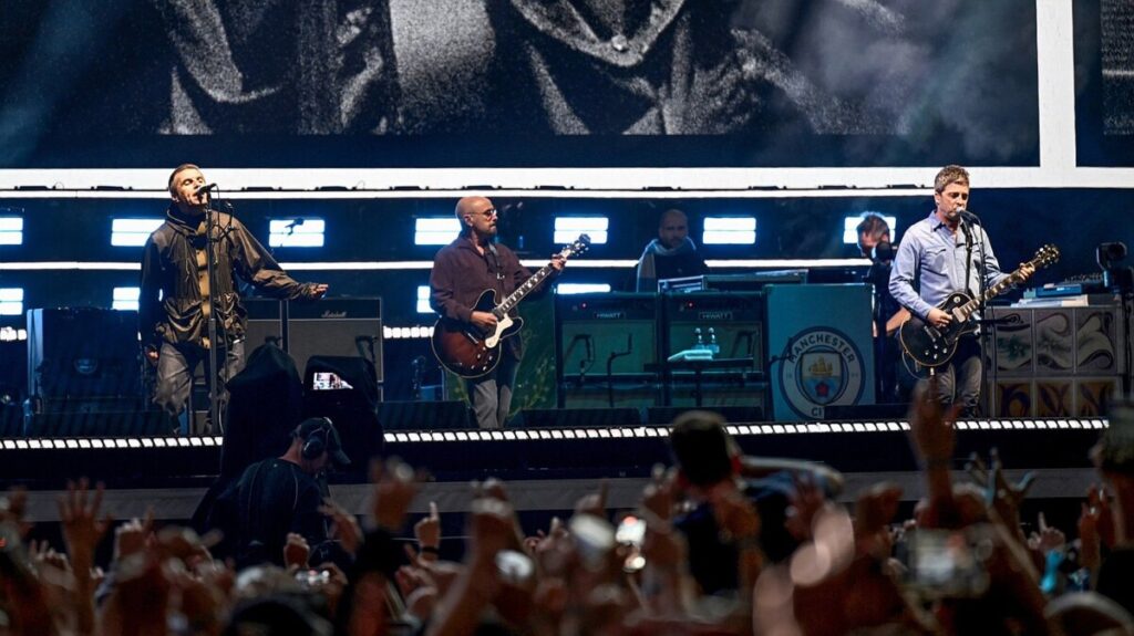 Police Conclude Investigation Into Death of Oasis Fan Who Fell From Balcony: ‘Tragic Accident’