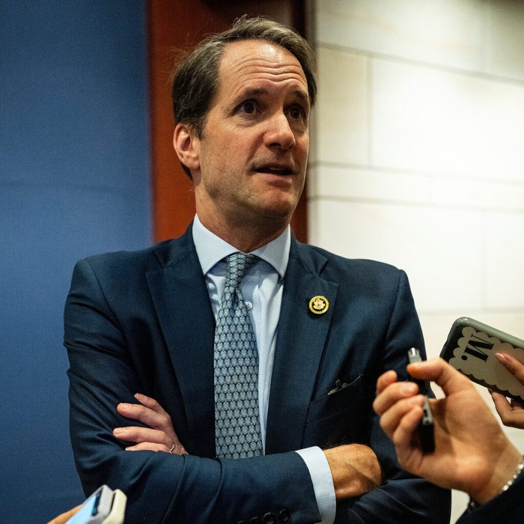 Democrats Raise Concerns Over Allied Curbs on Intelligence Sharing