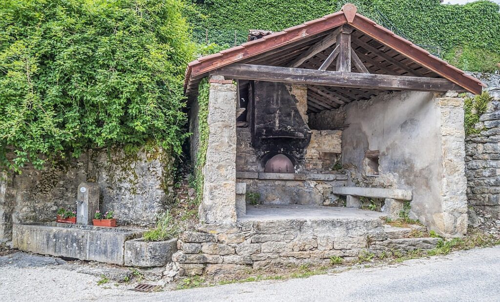 Four charts explain why Donald Trump is in trouble