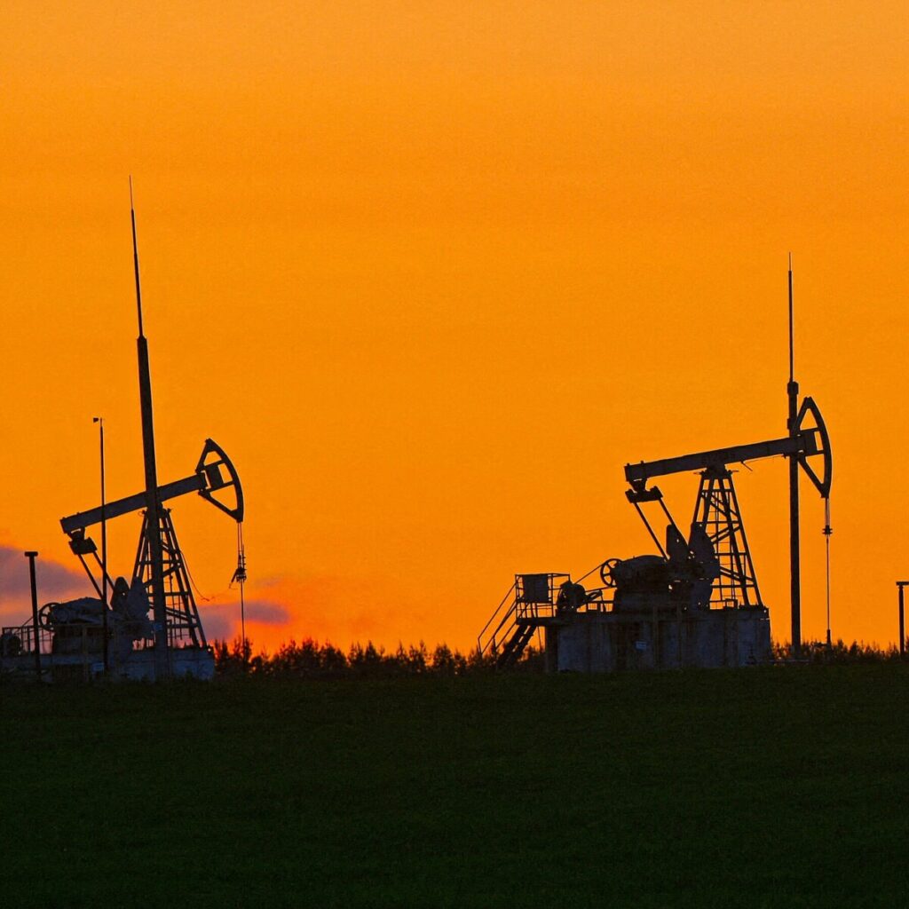 There’s a New Forecast for Peak Oil Demand. It’s Increasingly Cloudy.