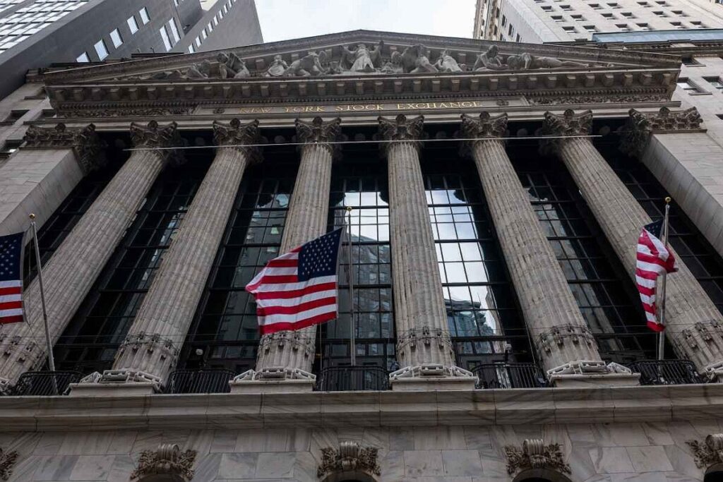 Investors are piling into bonds amid worries over a high-flying stock market