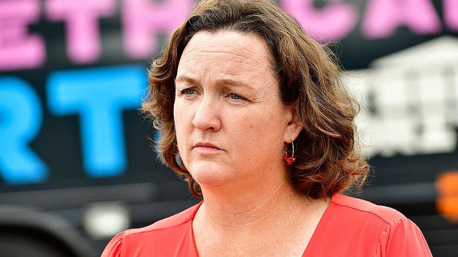 Unearthed FEC records expose Katie Porter’s hypocrisy after she fumes at ‘new billionaire’ joining race