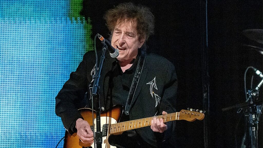 Hear Bob Dylan Close Out His Belfast Concert With a Wildly Obscure Van Morrison Cover