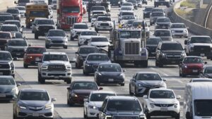 Trump administration rolls back fuel economy standards